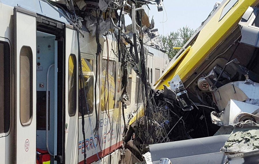 epa05421614 A handout picture provided by the Italian Fire Brigade on 12 July 2016 shows the crash site where two trains collided on a single-track stretch between Ruvo di Puglia and Corato, southern Italy, 12 July 2016. A least ten people have been killed and dozens injured according to reports. EPA/ITALIAN FIRE BRIGADE / HANDOUT HANDOUT EDITORIAL USE ONLY/NO SALES HANDOUT EDITORIAL USE ONLY/NO SALES