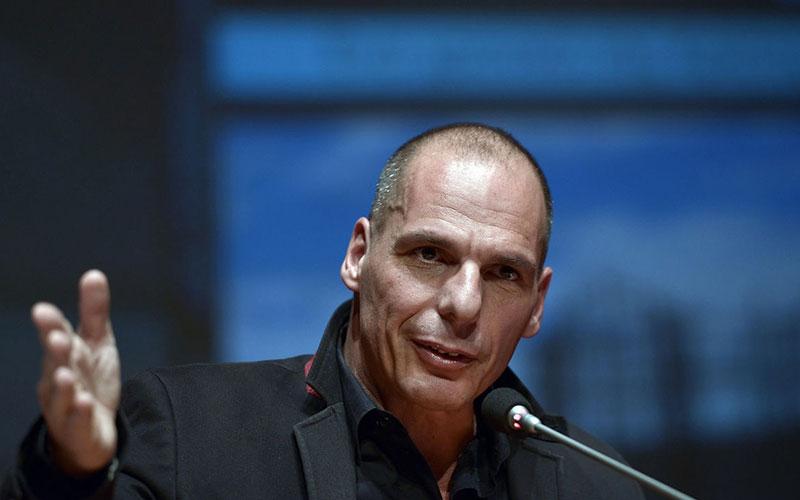 gianis-varoufakis-ta-omorfa-choria-omorfa-kaigontai