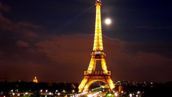 Eiffel-Tower-paris-580x330