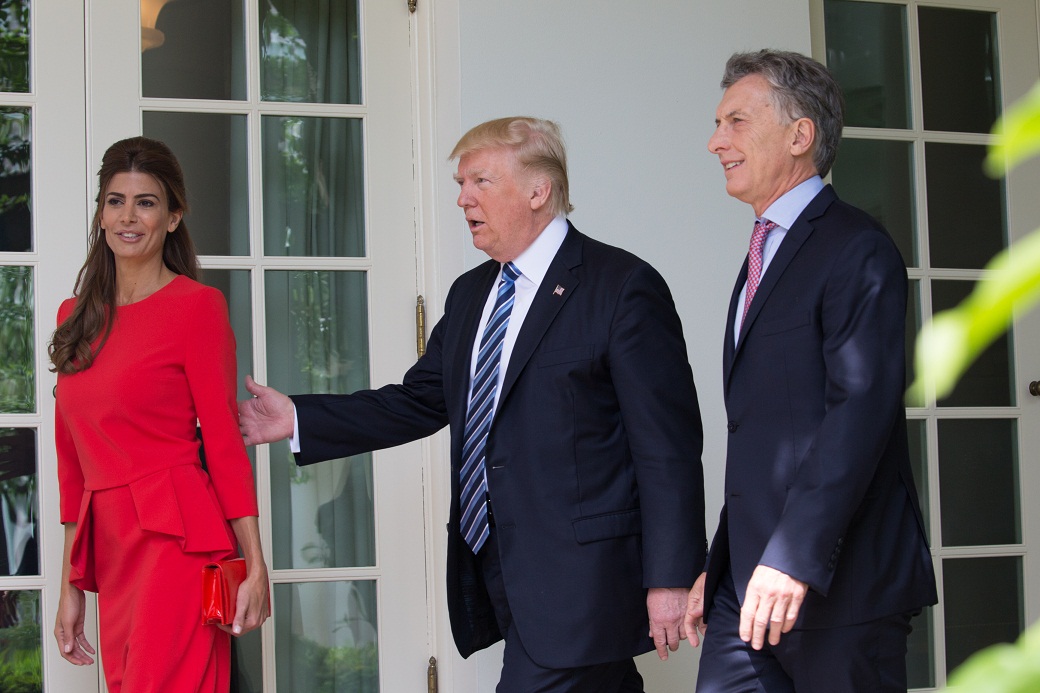 (l-r), Argentina's First Lady Juliana Awada, U.S. President Donald Trump and Argentina's President Mauricio Macri of Argentina, walk through the West Wing Colonnade to the Oval office, of the White House in Washington, DC, on Thursday, April 27, 2017. (Photo by Cheriss May/NurPhoto)