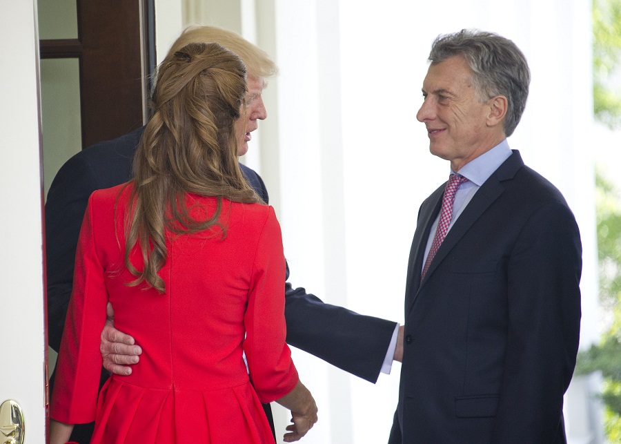 United States President Donald J. Trump and first lady Melania Trump bid farewell to President Mauricio Macri of Argentina and his wife, Juliana Awada to the White House in Washington, DC on Thursday, April 27, 2017. Credit: Ron Sachs / CNP 


- NO WIRE SERVICE - Photo: Ron Sachs/Consolidated/dpa