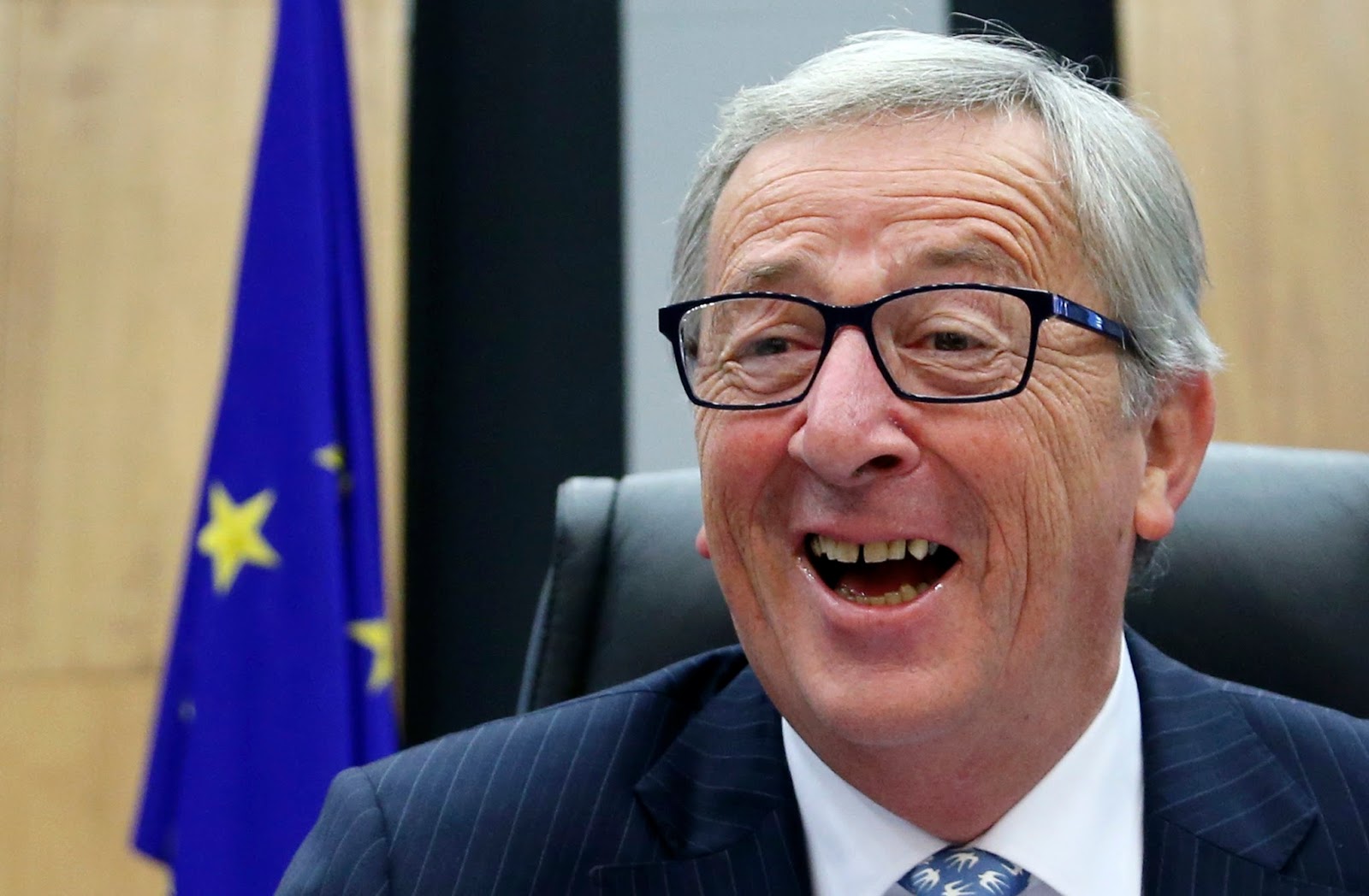 The European Commission's new President Jean-Claude Juncker reacts as he chairs the first official meeting of the EU's executive body at the EU Commission headquarters in Brussels November 5, 2014. REUTERS/Francois Lenoir (BELGIUM - Tags: POLITICS HEADSHOT)