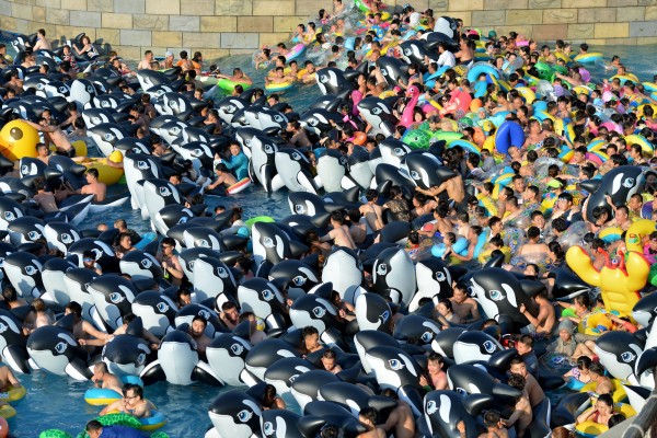 170801-china-water-park-01-600x400