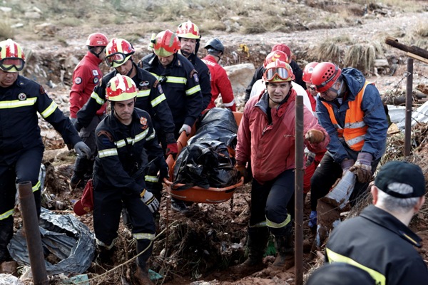 ΣΥΝΤΑΓΜΑΤΑΡΧΗΣ ΤΟ ΝΕΟ ΘΥΜΑ ΣΤΗΝ ΜΑΝΔΡΑ - Με βομβαρδισμένο ...