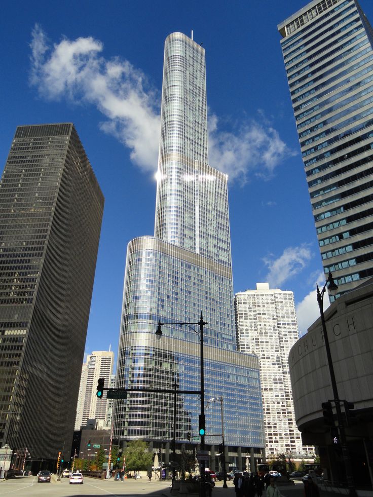 Donald Trump Tower Chicago photo