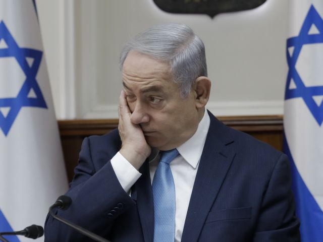 epa06414233 Israeli Prime Minister Benjamin Netanyahu attends a cabinet meeting in Jerusalem, 03 January 2018. Israel’s parliament passed a law on 02 January 2018 that bars ceding any part of Jerusalem to a foreign power without the approval of at least 81 of the Knesset’s 120 lawmakers, a move that adds more dificulties to prospects of peace between Israel and the Palestinians.  EPA/Tsafrir Abayov / POOL