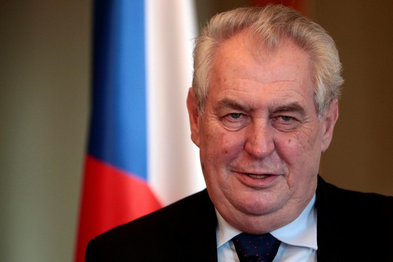 FILE PHOTO: Czech President Milos Zeman speaks during an interview with Reuters at Prague Castle in Prague January 9, 2014. REUTERS/David W Cerny/File Photo