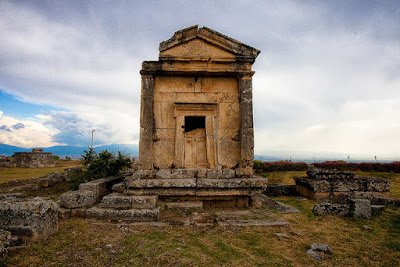 Ploutonion-Hierapolis_0