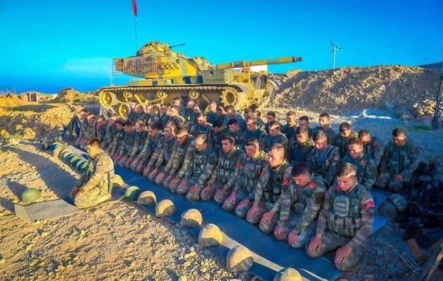 turkish_army_pray-630x400