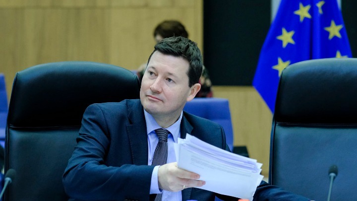 w13-64833Selmayr