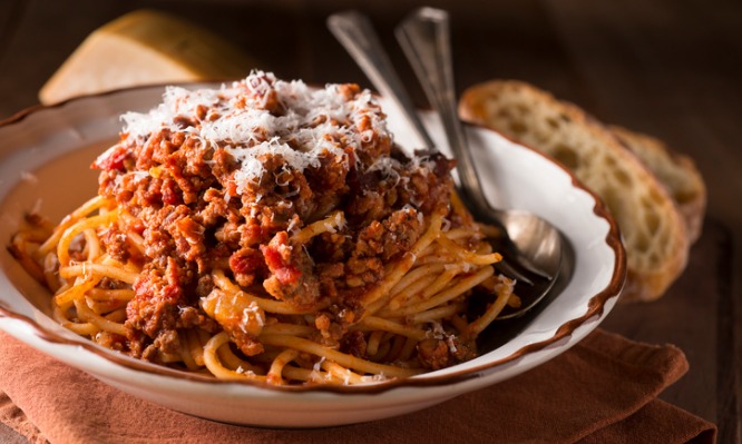 pasta-bolognese-picture-id670915504