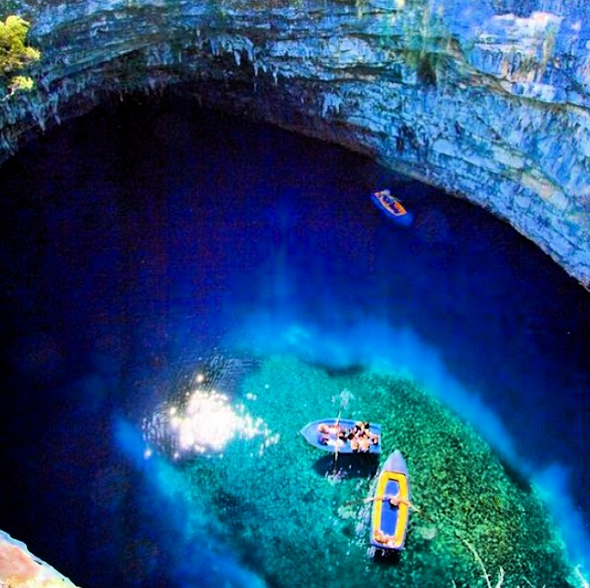 melissani3