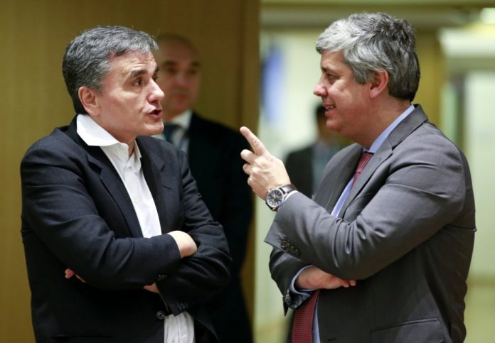 sentenp_tsakalotos_eurogroup-696x483