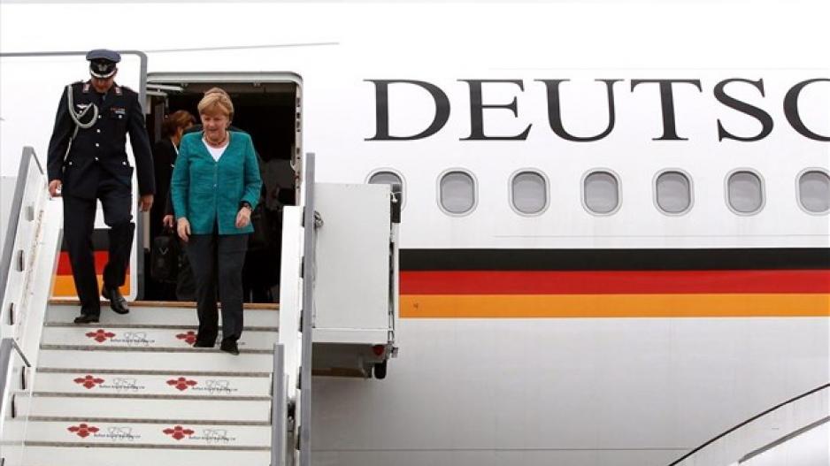 agkela-merkel-aeroplano-arxeiou