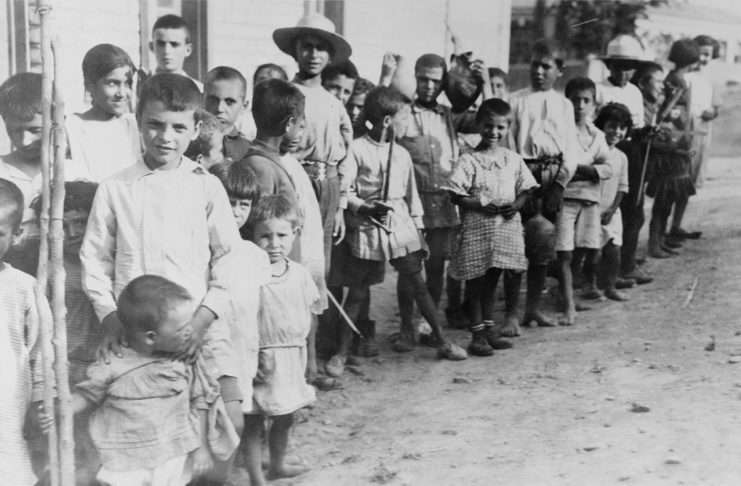 Greek_and_Armenian_refugee_children_near_Athens_1923-741x486