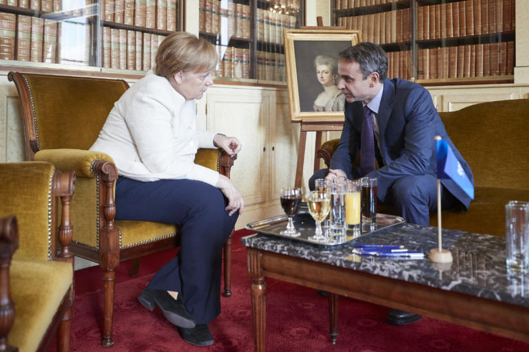 mitsotakis_merkel_2708_1-768x512