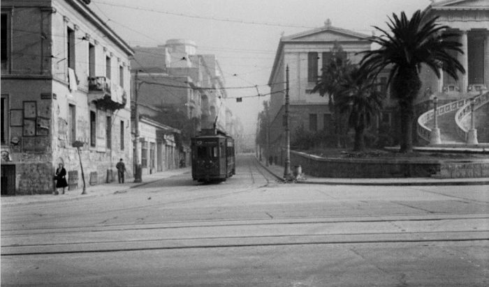 Athens_Ipokratous-Akadimias_1944-Dmitri-Kessel-Life-Photo-Collection-700x412