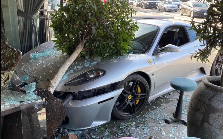 ferrari_crash_in_restaurant_3-768x480