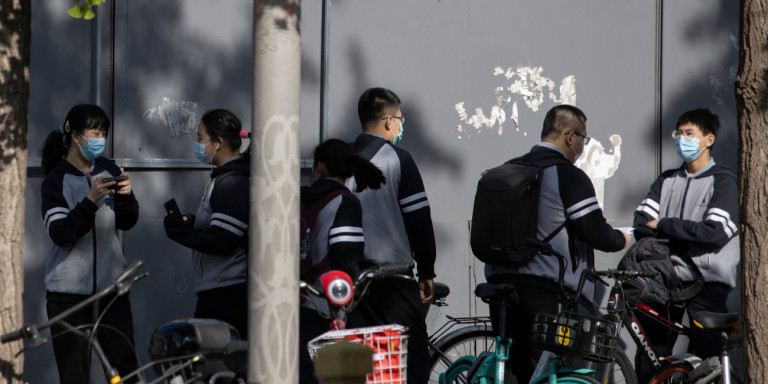 china-masks-people-coronavirus-bicycles-14-5-20