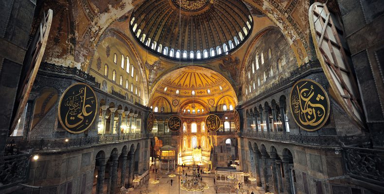 HAGIA-SOFIA-INTERIOR-790x400