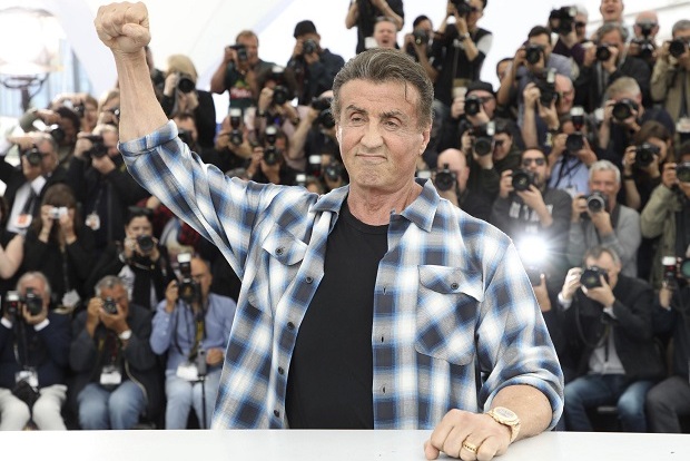 Sylvester Stallone stellt in Cannes seinen neuen «Rambo»-Film vor. Foto: Vianney Le Caer/Invision/AP