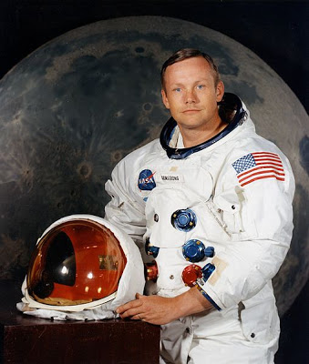 507px-Neil_Armstrong_pose