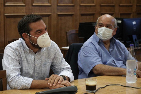 ko-syriza-maskes-tsipras-voutsis