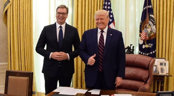 VUCIC-TRUMP-OVAL-OFFICE-720x400