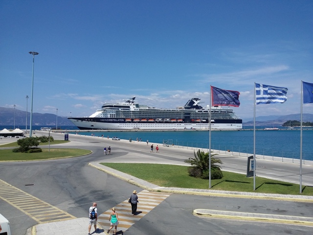 limani_kerkyras_cruise_ship