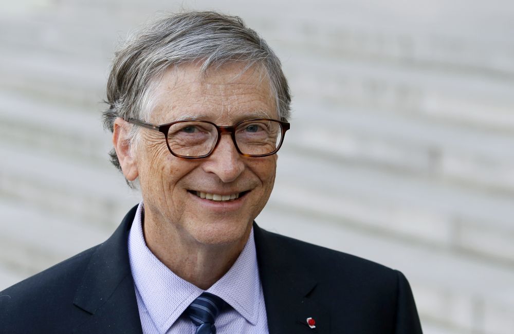 PARIS, FRANCE - APRIL 16:  Co-chairman and co-founder of the The Bill and Melinda Gates Foundation, Bill Gates  speaks to the media after his meeting with French president Emmanuel Macron at the Elysee Palace on April 16, 2018 in Paris, France.  (Photo by Chesnot/Getty Images)