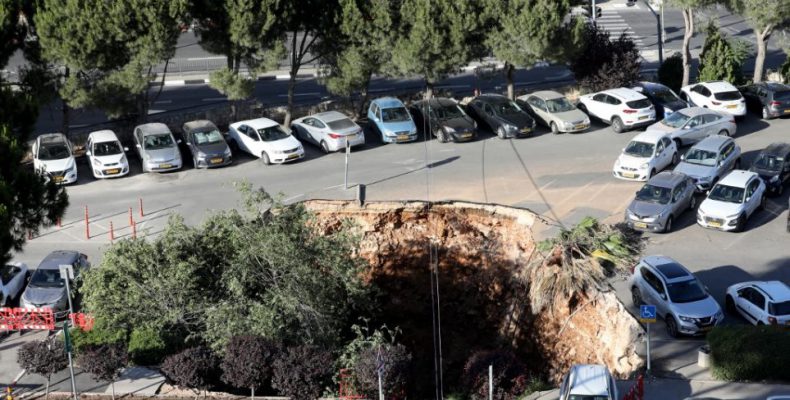 Sinkhole-ISRAEL-790x400