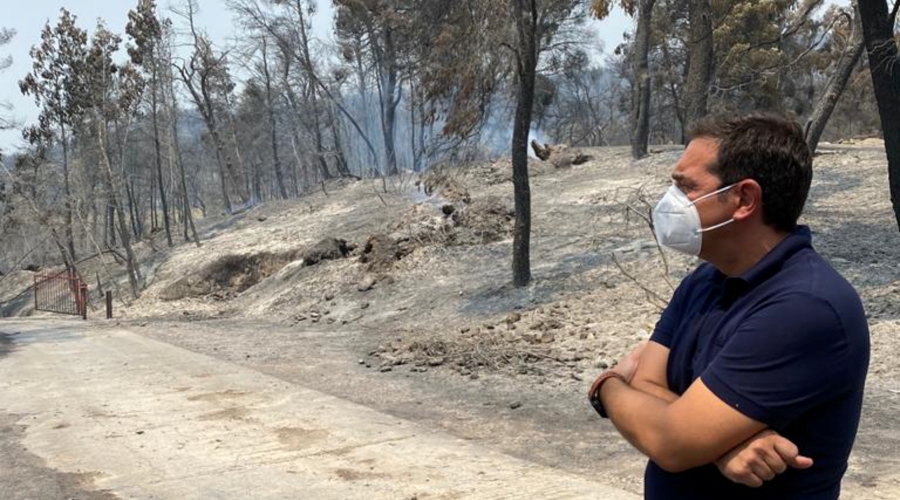 Επίσκεψη του προέδρου του ΣΥΡΙΖΑ Αλέξη Τσίπρα στις πληγείσες από την πυρκαγιά περιοχές της Εύβοιας, Πέμπτη 5 Αυγούστου 2021.
(EUROKINISSI/ΓΡΑΦΕΙΟ ΤΥΠΟΥ ΣΥΡΙΖΑ)