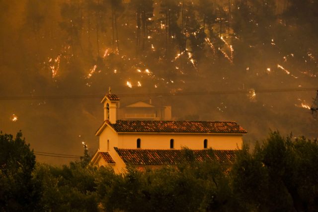 Sixth consecutive day of the wildfire at Evia Island, on August 8, 2021 /  Έκτη μέρα της φωτιάς στην Εύβοια, στις 8 Αυγούστου, 2021