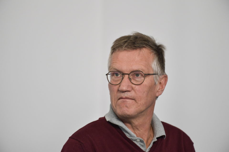 epa08391277 State epidemiologist Anders Tegnell of the Public Health Agency of Sweden attends a daily news conference on the coronavirus and COVID-19 pandemic, in Stockholm, Sweden, 29 April 2020.  EPA/Anders Wiklund  SWEDEN OUT