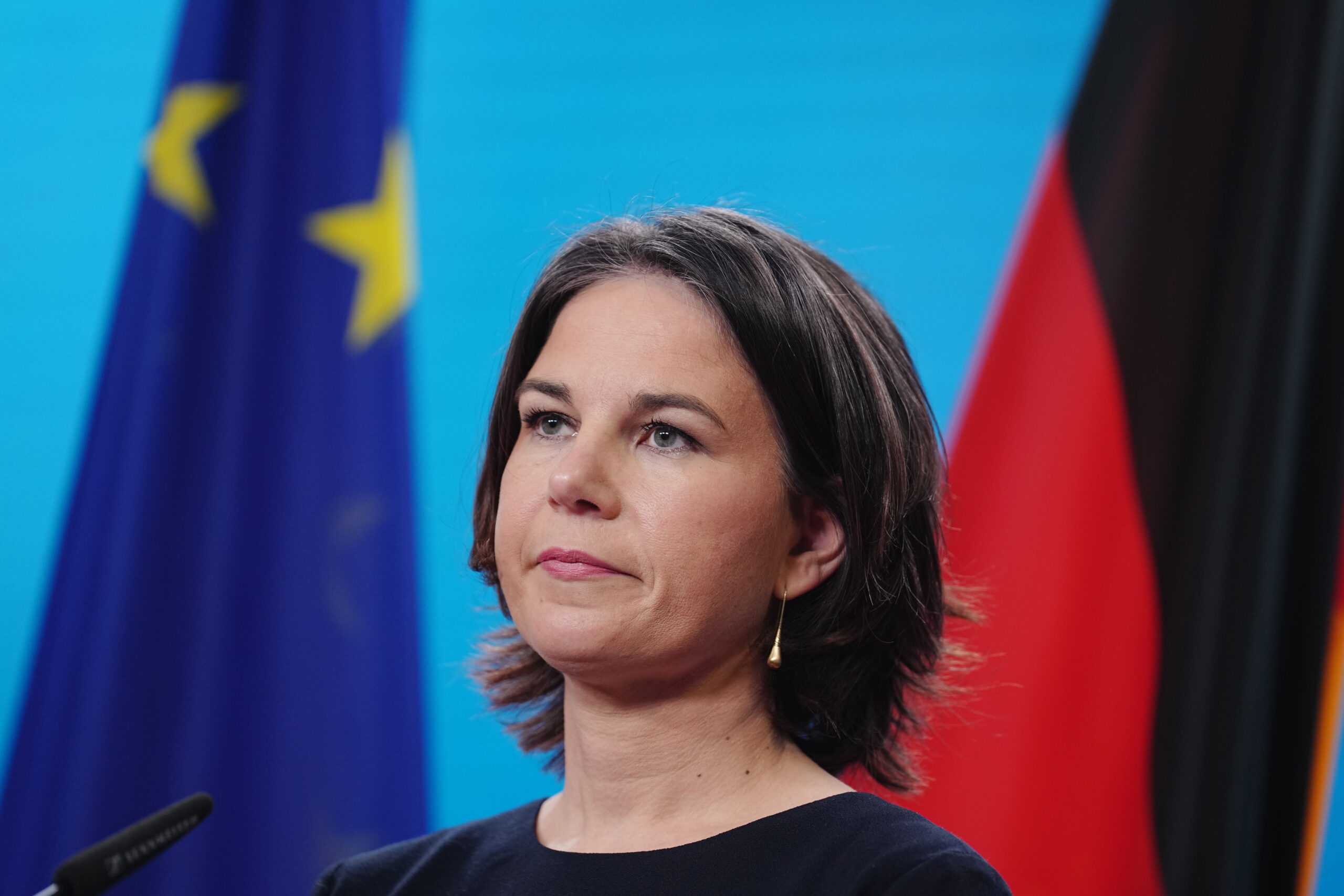 epa09697229 German Federal Minister for Foreign Affairs Annalena Baerbock and US Secretary of State Antony Blinken (not pictured) hold a joint press conference following their bilateral meeting on the sidelines of the Transatlantic Quad meeting at the Ministry of Foreign Affairs in Berlin, Germany, 20 January 2022. Foreign ministers from Germany and France, a representative for Britain and the US State Secretary meet in Berlin to discuss the situation in Ukraine.  EPA/KAY NIETFELD / POOL