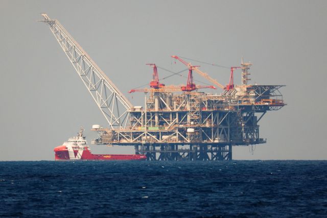 FILE PHOTO: The production platform of Leviathan natural gas field is seen in the Mediterranean Sea, off the coast of Haifa, northern Israel June 9, 2021. REUTERS/Amir Cohen/File Photo