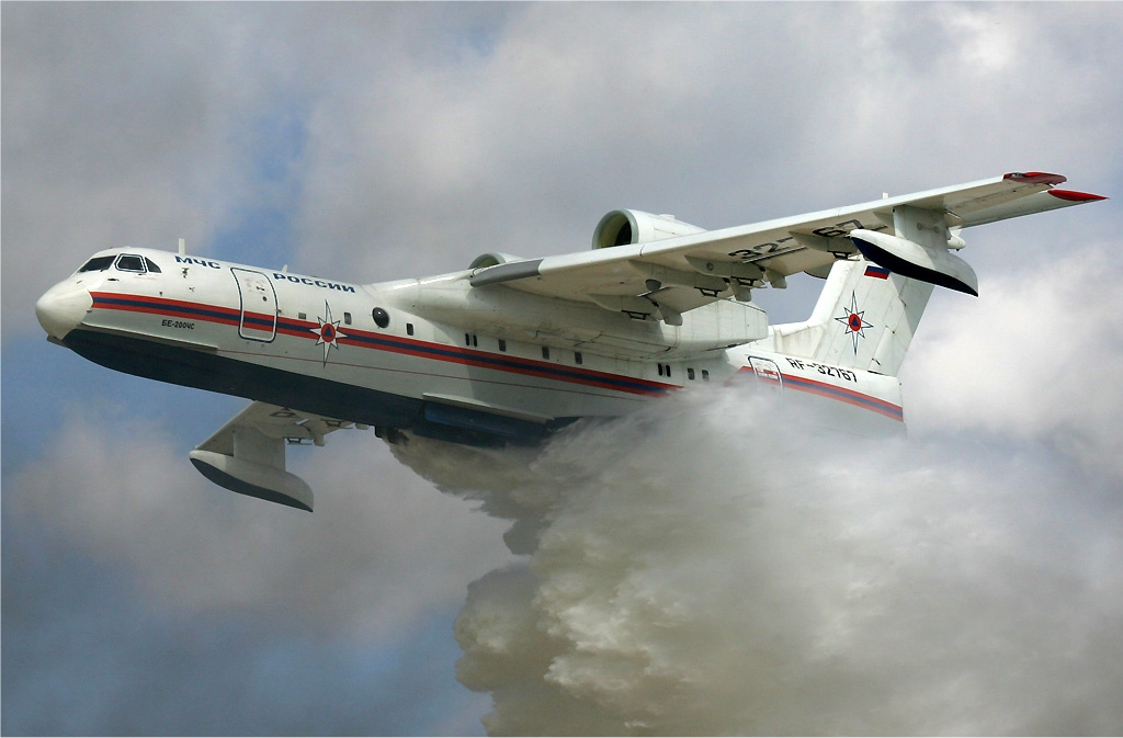 MChS_Beriev_Be-200_waterbomber