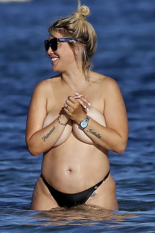 wanda-nara-topless-black-thong-bikini-beach-ibiza-kanoni-3