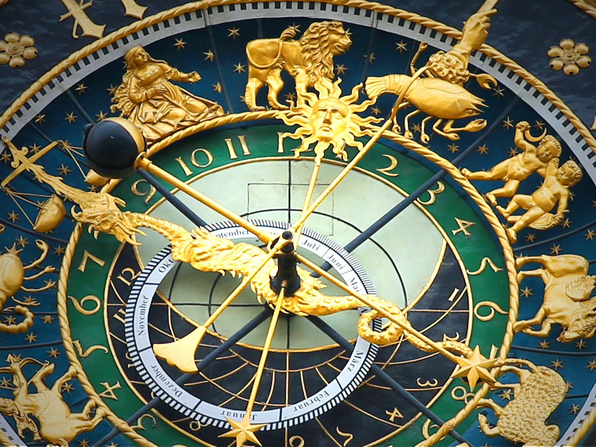 astronomical-clock-gf77c95f47_1920