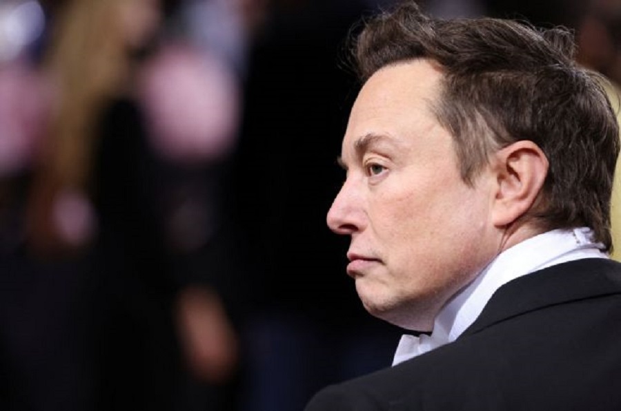 FILE PHOTO: Elon Musk arrives at the In America: An Anthology of Fashion themed Met Gala at the Metropolitan Museum of Art in New York City, New York, U.S., May 2, 2022. REUTERS/Andrew Kelly/File Photo