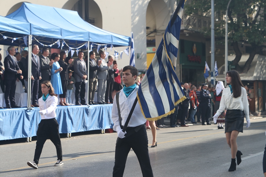 Μαθητική παρέλαση για την εθνική επέτειο της 28ης Οκτωβρίου 1940 στην Θεσσαλονίκη, Πέμπτη 27 Οκτωβρίου 2022. (ΒΑΣΙΛΗΣ ΒΕΡΒΕΡΙΔΗΣ/ΜΟΤΙΟΝΤΕΑΜ)