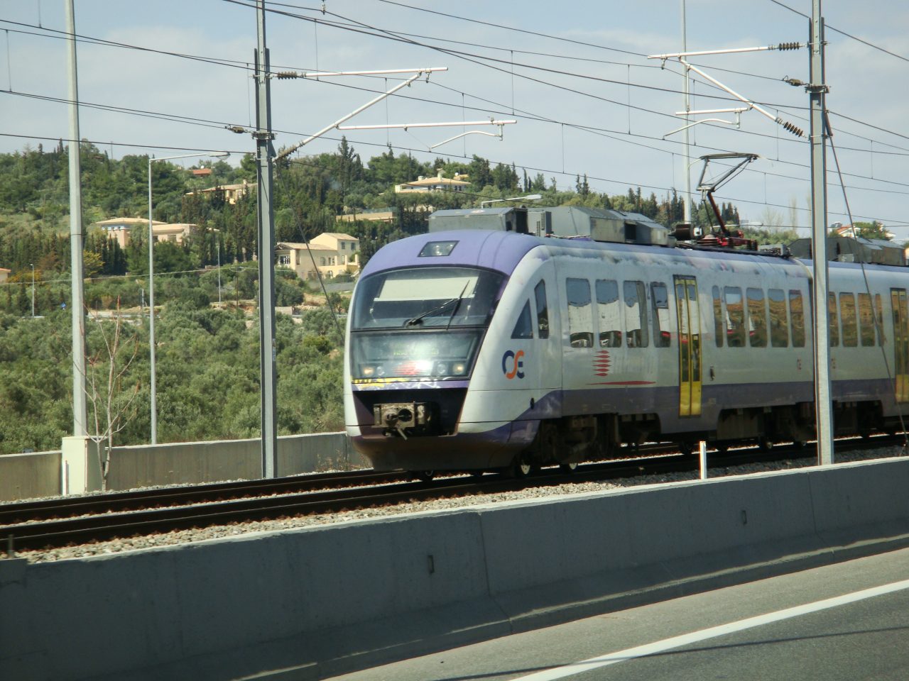 221105154020_EHGritaly_120304-06_Athens_suburban_train-1-1280x960