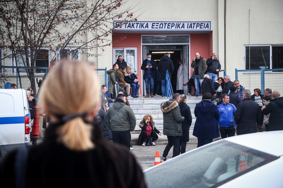 Το Γενικό Νοσοκομείο Λάρισας, όπου μεταφέρονται οι σοροί και οι τραυματίες, από το σιδηροδρομικό δυστύχημα στα Τέμπη, Τετάρτη 1 Μαρτίου 2023  (ΡΑΦΑΗΛ ΓΕΩΡΓΙΑΔΗΣ/ MOTIONTEAM/EUROKINISSI)