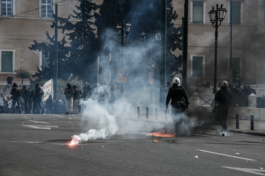 ΕΠΕΙΣΟΔΙΑ ΣΤΟ ΣΥΝΤΑΓΜΑ ΣΤΟ ΣΥΛΛΑΛΗΤΗΡΙΟ ΓΙΑ ΤΟ ΠΟΛΥΝΕΚΡΟ ΣΙΔΗΡΟΔΡΟΜΙΚΟ ΔΥΣΤΥΧΗΜΑ ΣΤΑ ΤΕΜΠΗ(ΤΑΤΙΑΝΑ ΜΠΟΛΑΡΗ/EUROKINISSI)