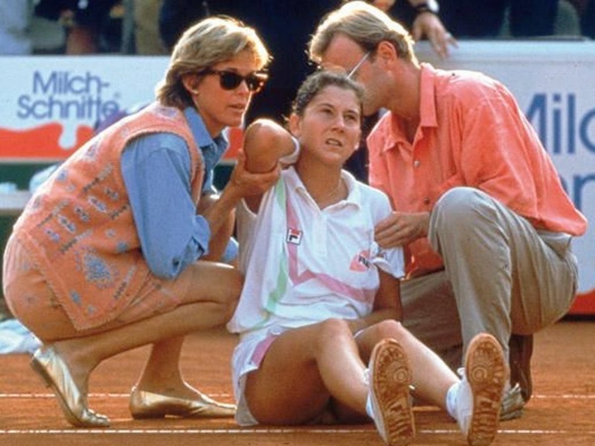 tenisitria-monica-seles-maxairoma