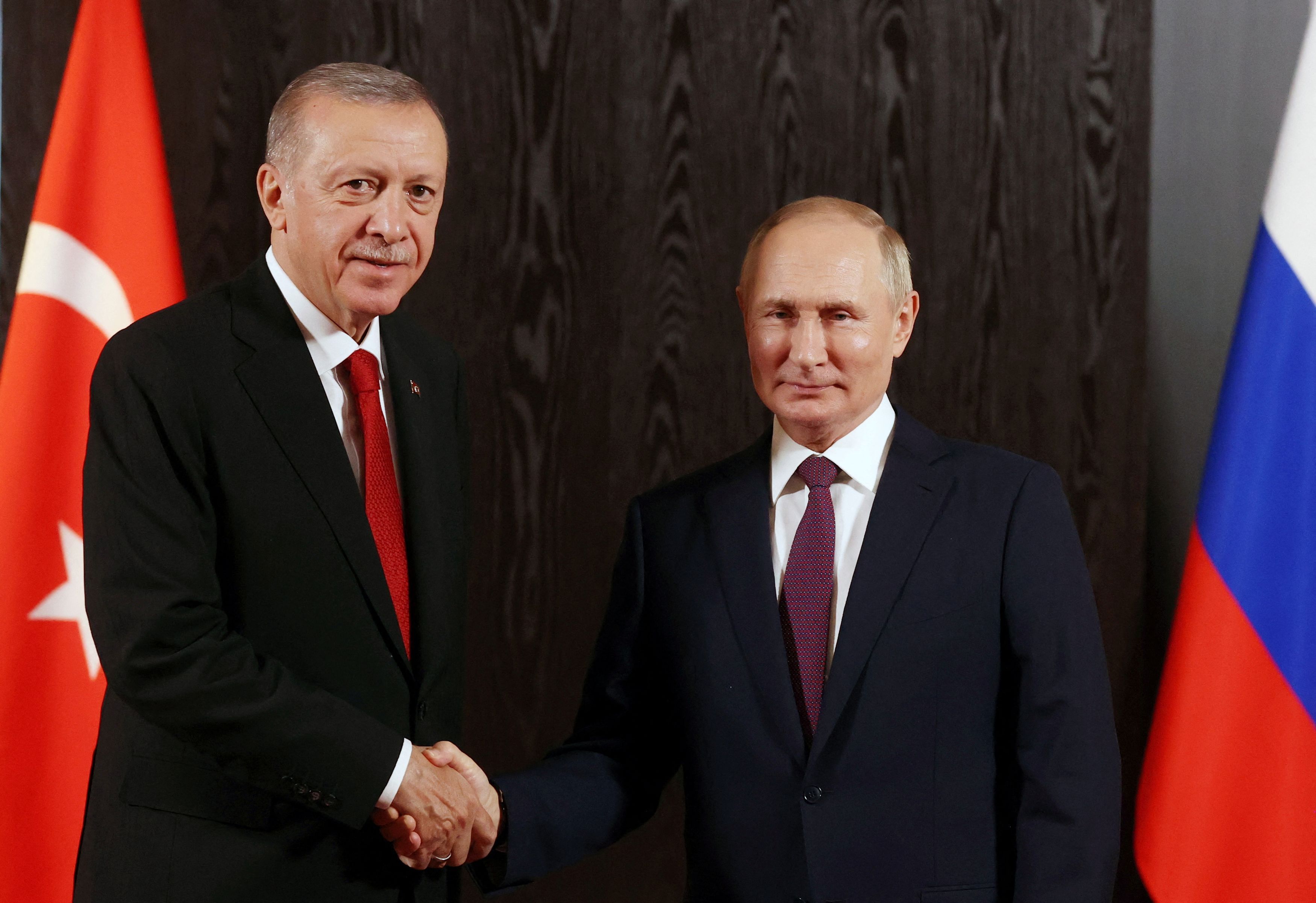 Russian President Vladimir Putin and Turkish President Tayyip Erdogan attend a meeting on the sidelines of the Shanghai Cooperation Organization (SCO) summit in Samarkand, Uzbekistan September 16, 2022. Sputnik/Alexander Demyanchuk/Pool via REUTERS ATTENTION EDITORS - THIS IMAGE WAS PROVIDED BY A THIRD PARTY.