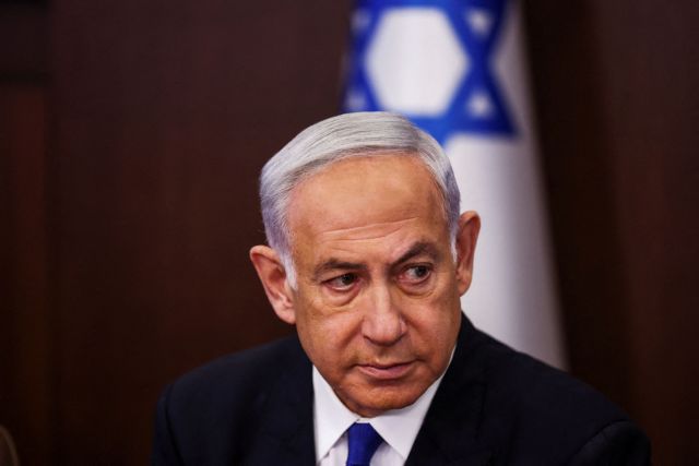 FILE PHOTO: Israeli Prime Minister Benjamin Netanyahu looks on as he convenes a cabinet meeting at the Prime Minister's office in Jerusalem, June 4, 2023 REUTERS/Ronen Zvulun/Pool/File Photo