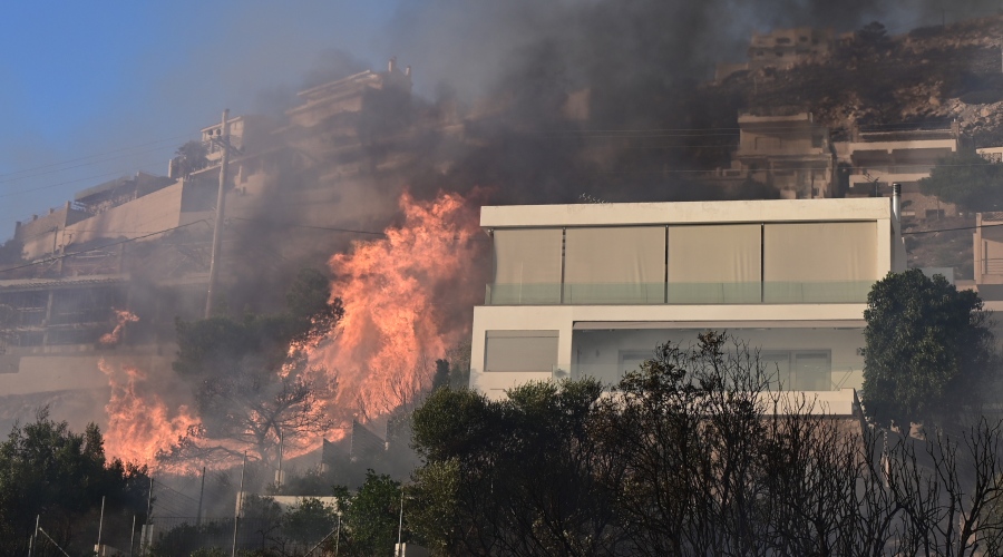 Πυρκαγιά στον Νέο Κουβαρά Αττικής, Δευτέρα 17 Ιουλίου 2023. Για την κατάσβεσή της επιχείρησαν 30 πυροσβέστες με 14 οχήματα, 2 αεροσκάφη και 4 ελικόπτερα.
(ΜΙΧΑΛΗΣ ΚΑΡΑΓΙΑΝΝΗΣ/EUROKINISSI)