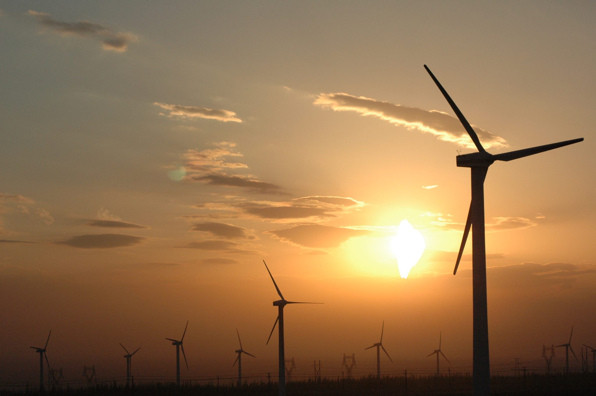 Wind_power_plants_in_Xinjiang_China-2048x1362