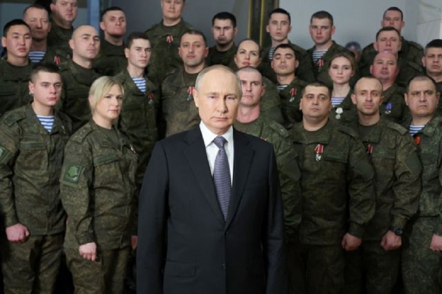 Russian President Vladimir Putin makes his annual New Year address to the nation at the headquarters of the Southern Military District in Rostov-on-Don, Russia December 31, 2022. Sputnik/Mikhail Klimentyev/Kremlin via REUTERS ATTENTION EDITORS - THIS IMAGE WAS PROVIDED BY A THIRD PARTY.